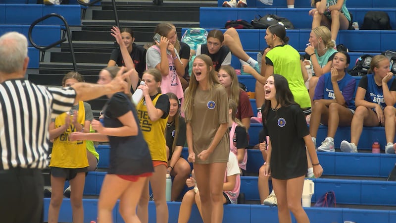 25 Sports Tuesday- Curley Boo Camp makes Washington a basketball hotbed this week. Plus, Illini football training camp update.