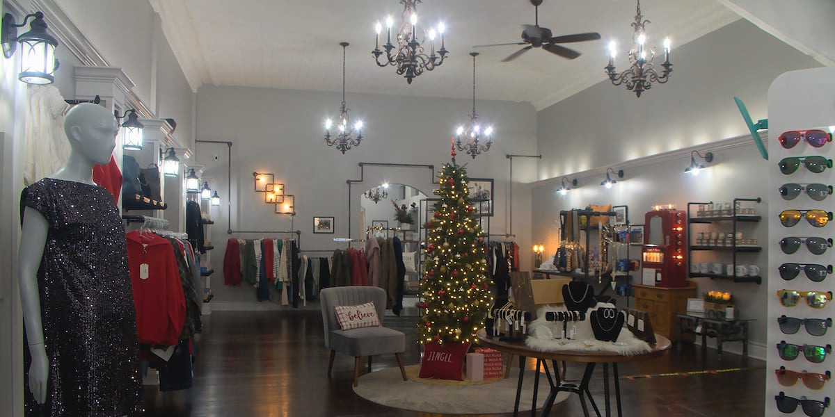 Perks offered for shopping in Downtown Bloomington on Small Business Saturday Perks offered for shopping in Downtown Bloomington on Small Business Saturday