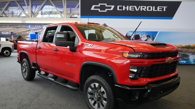 Thousands of GMC and Chevy pickups added to recall for tailgates