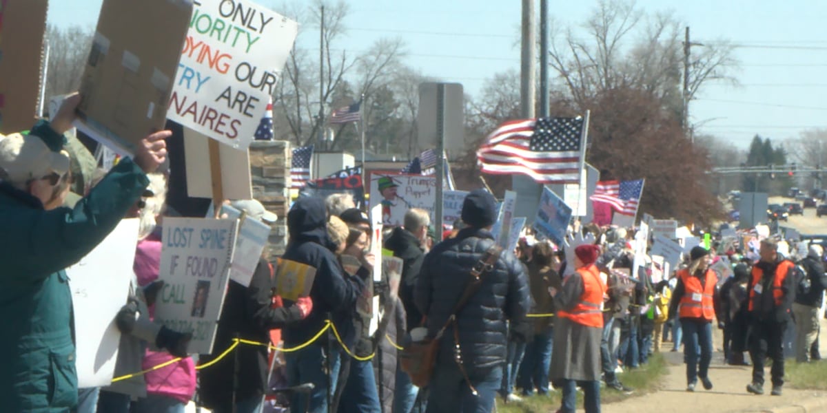 Thousands at Third No Kings Rally in Peoria