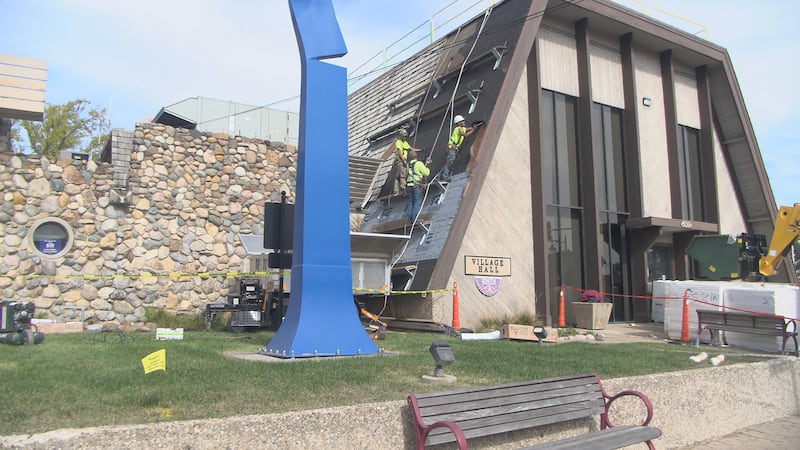 Village hall in Peoria Heights is getting a new roof after 52 years